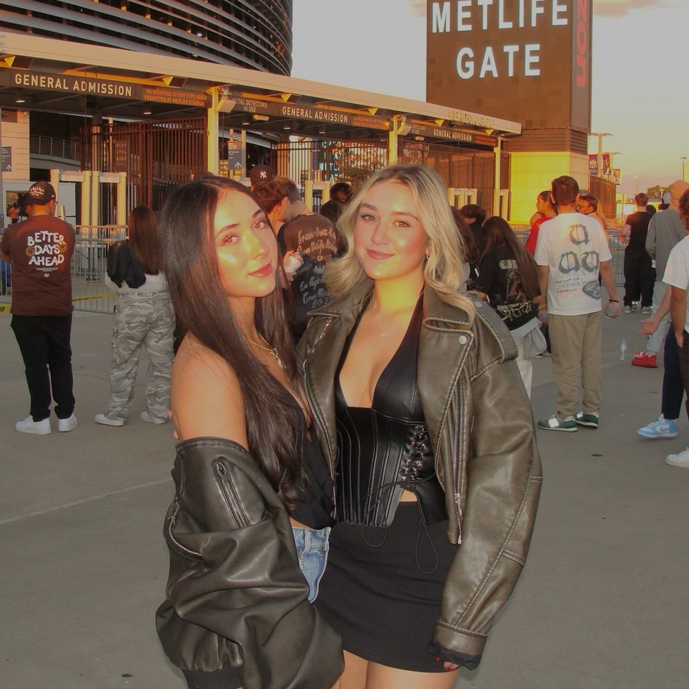 Meet your Posher, Ella